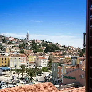 Buga In Center Of Apartment Mali Lošinj